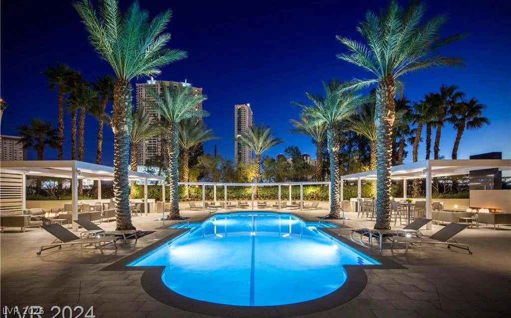 2877 Paradise, Las Vegas, NV 89109