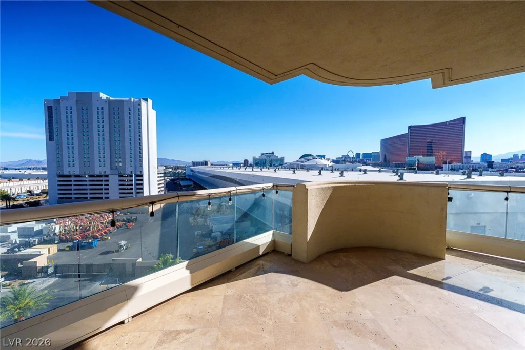 2877 Paradise, Las Vegas, NV 89109