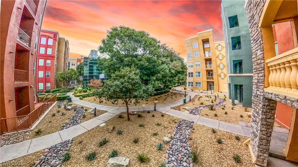 62 Serene, Las Vegas, NV 89123