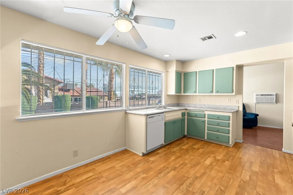 3842 Higley, Las Vegas, NV 89103