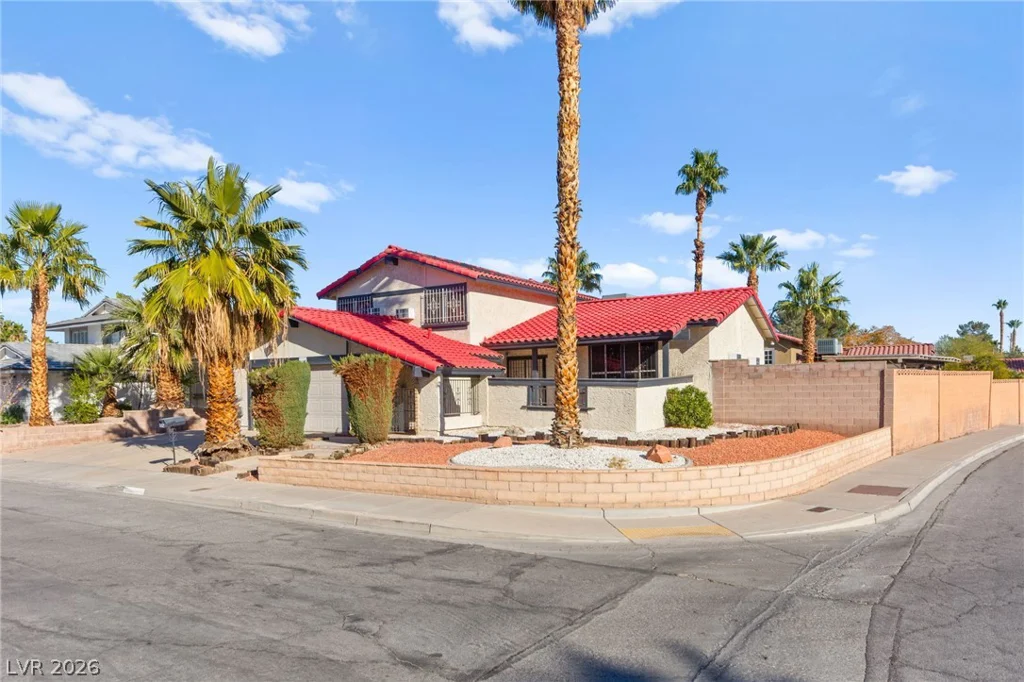 3842 Higley, Las Vegas, NV 89103