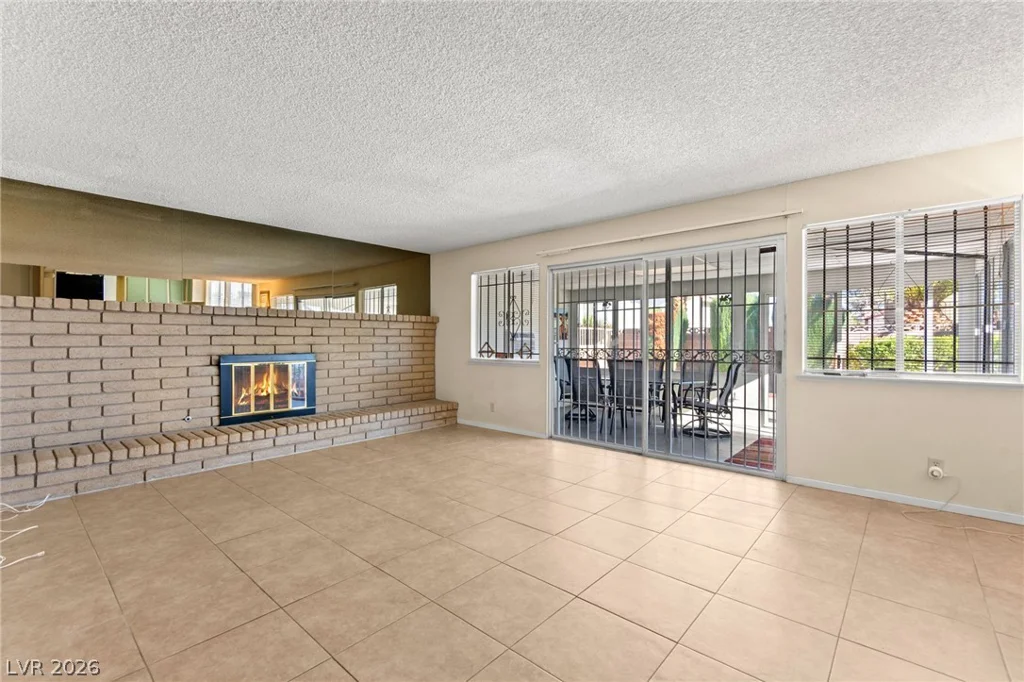 3842 Higley, Las Vegas, NV 89103