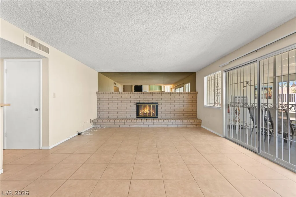 3842 Higley, Las Vegas, NV 89103