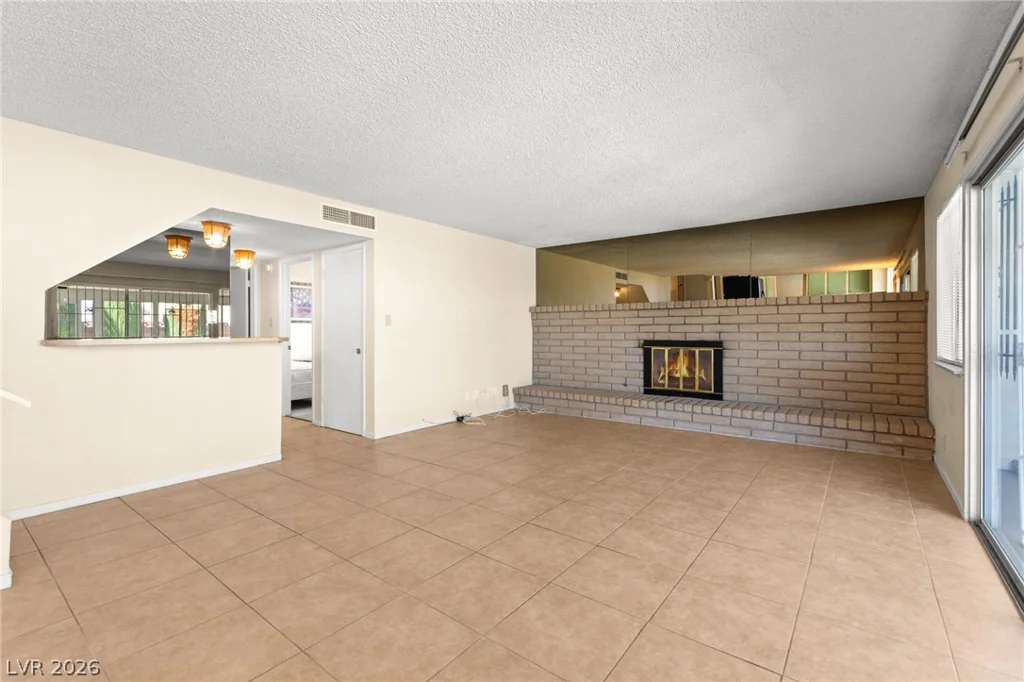 3842 Higley, Las Vegas, NV 89103