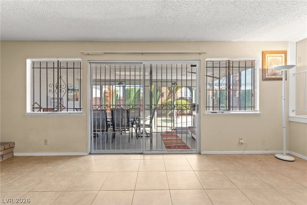 3842 Higley, Las Vegas, NV 89103