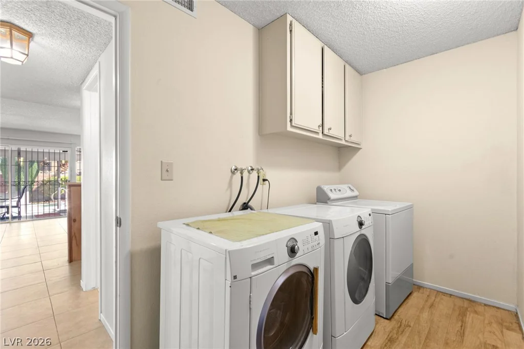 3842 Higley, Las Vegas, NV 89103