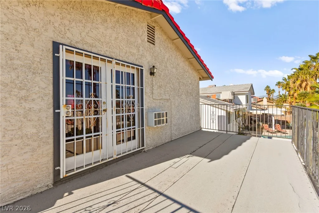 3842 Higley, Las Vegas, NV 89103