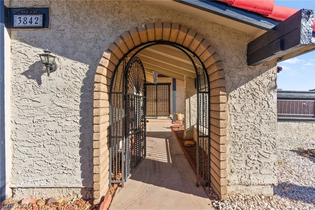 3842 Higley, Las Vegas, NV 89103