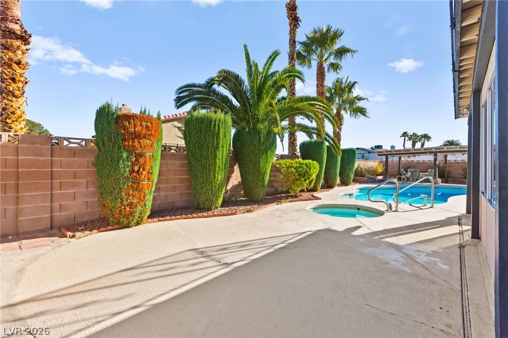 3842 Higley, Las Vegas, NV 89103