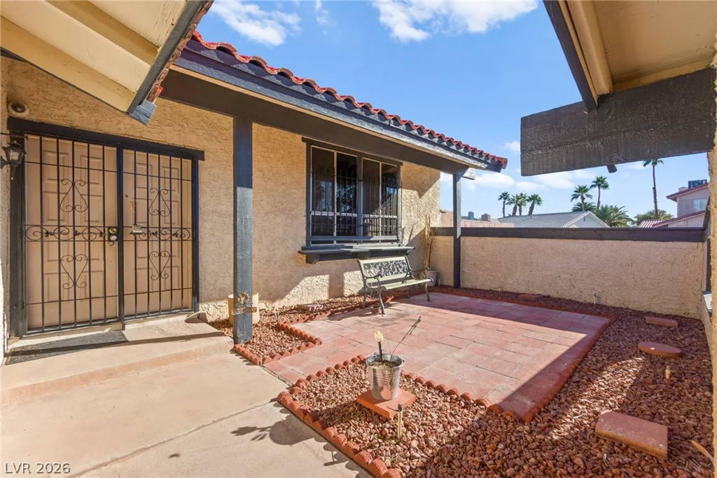 3842 Higley, Las Vegas, NV 89103