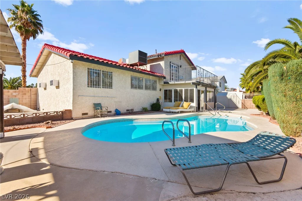 3842 Higley, Las Vegas, NV 89103