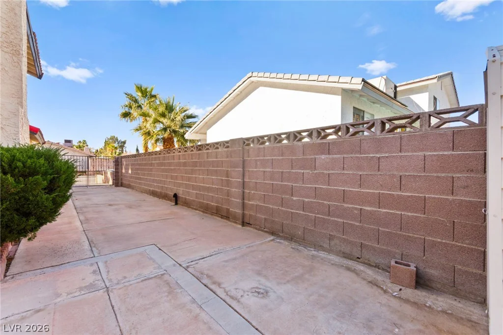 3842 Higley, Las Vegas, NV 89103