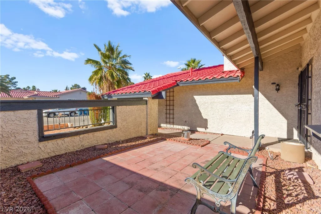3842 Higley, Las Vegas, NV 89103