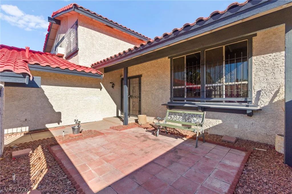 3842 Higley, Las Vegas, NV 89103