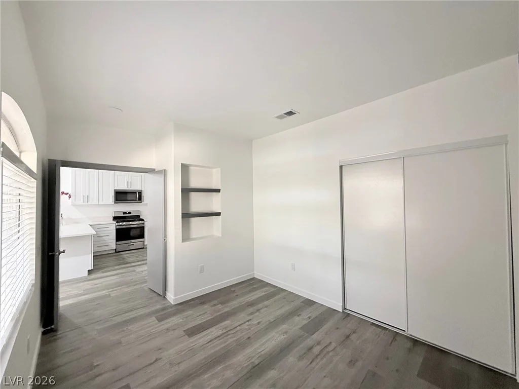 5415 Harmon, Las Vegas, NV 89103