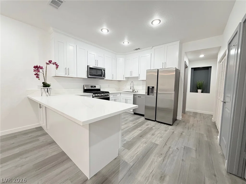 5415 Harmon, Las Vegas, NV 89103