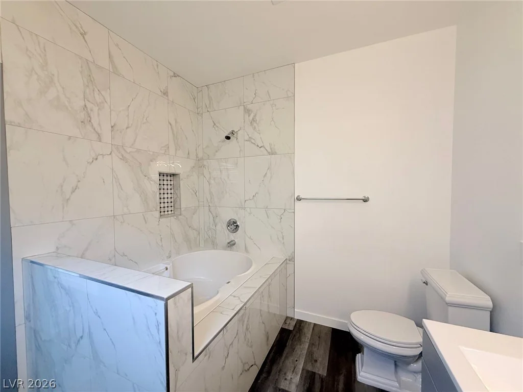 5415 Harmon, Las Vegas, NV 89103