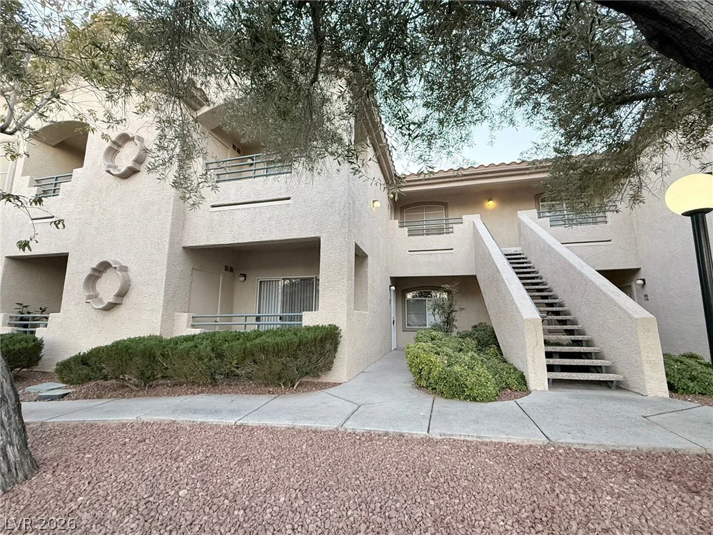 5415 Harmon, Las Vegas, NV 89103