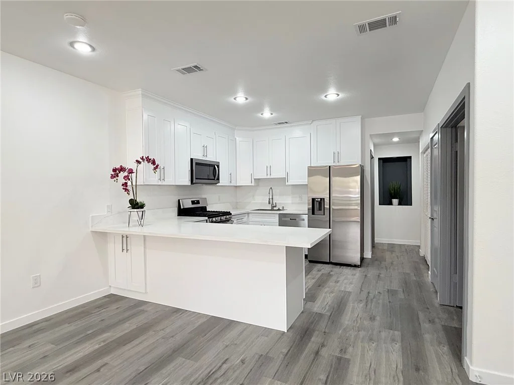 5415 Harmon, Las Vegas, NV 89103