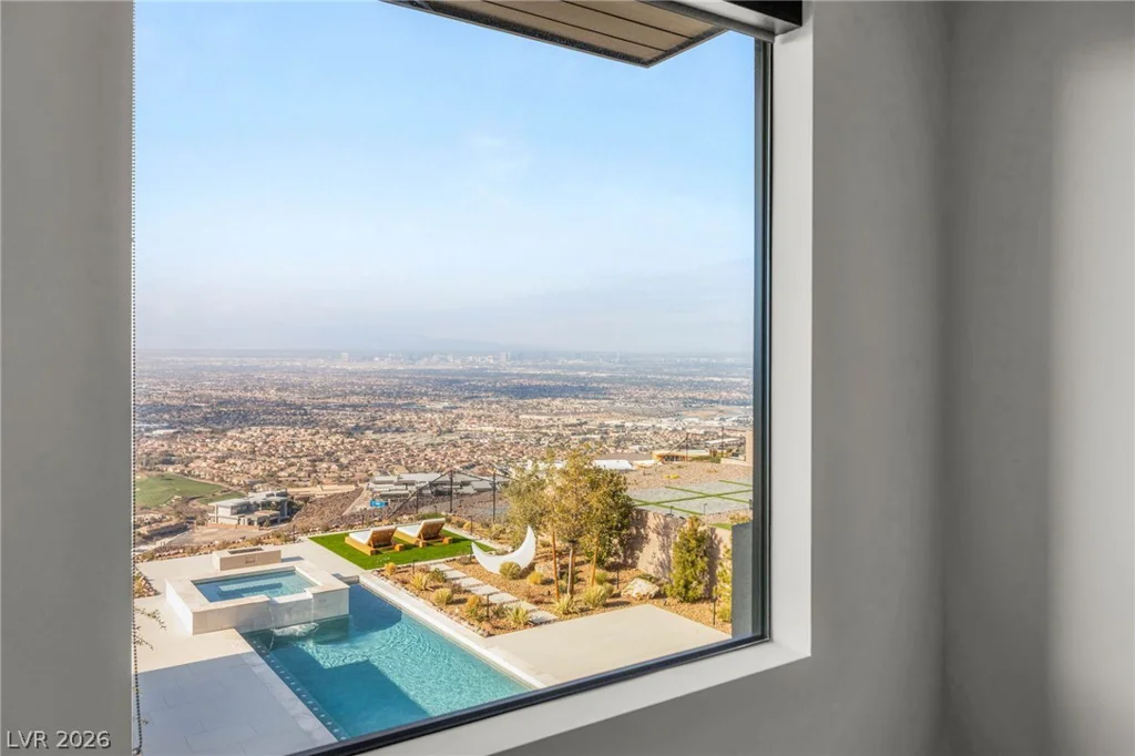 571 Overlook Rim, Henderson, NV 89012