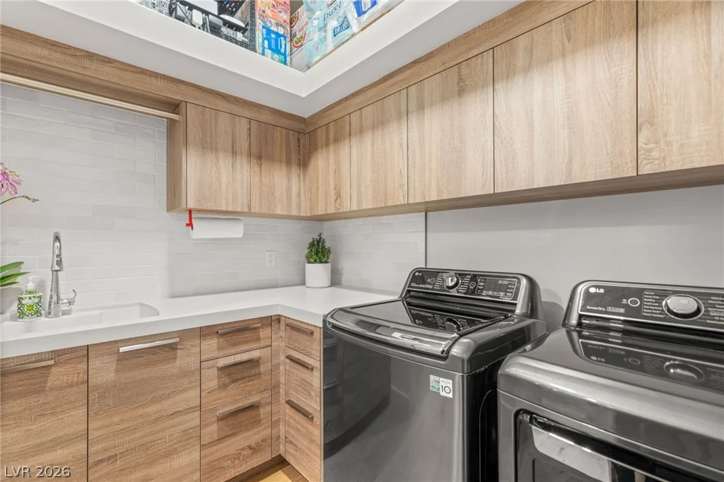 571 Overlook Rim, Henderson, NV 89012