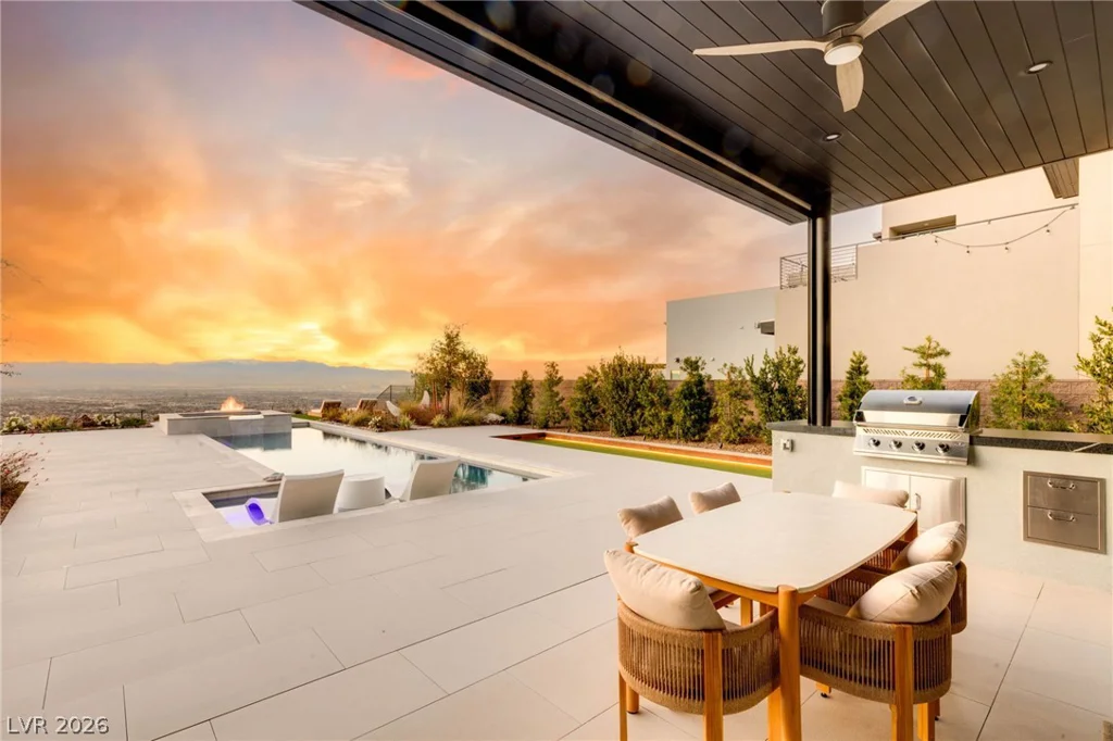 571 Overlook Rim, Henderson, NV 89012