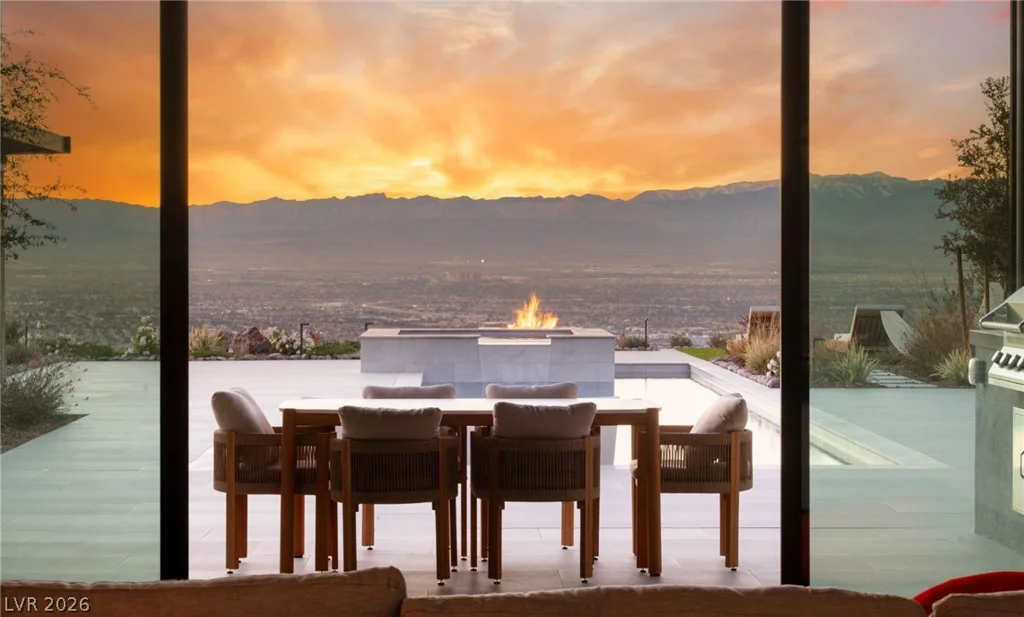 571 Overlook Rim, Henderson, NV 89012