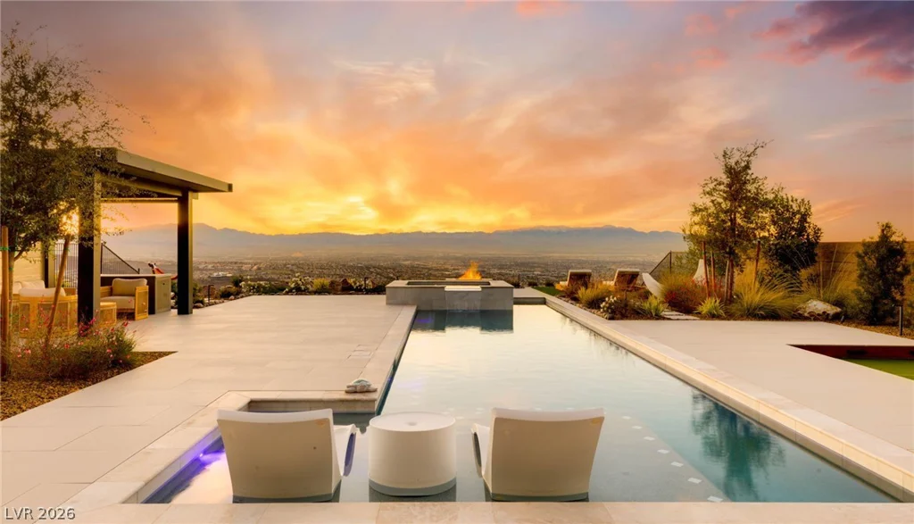 571 Overlook Rim, Henderson, NV 89012