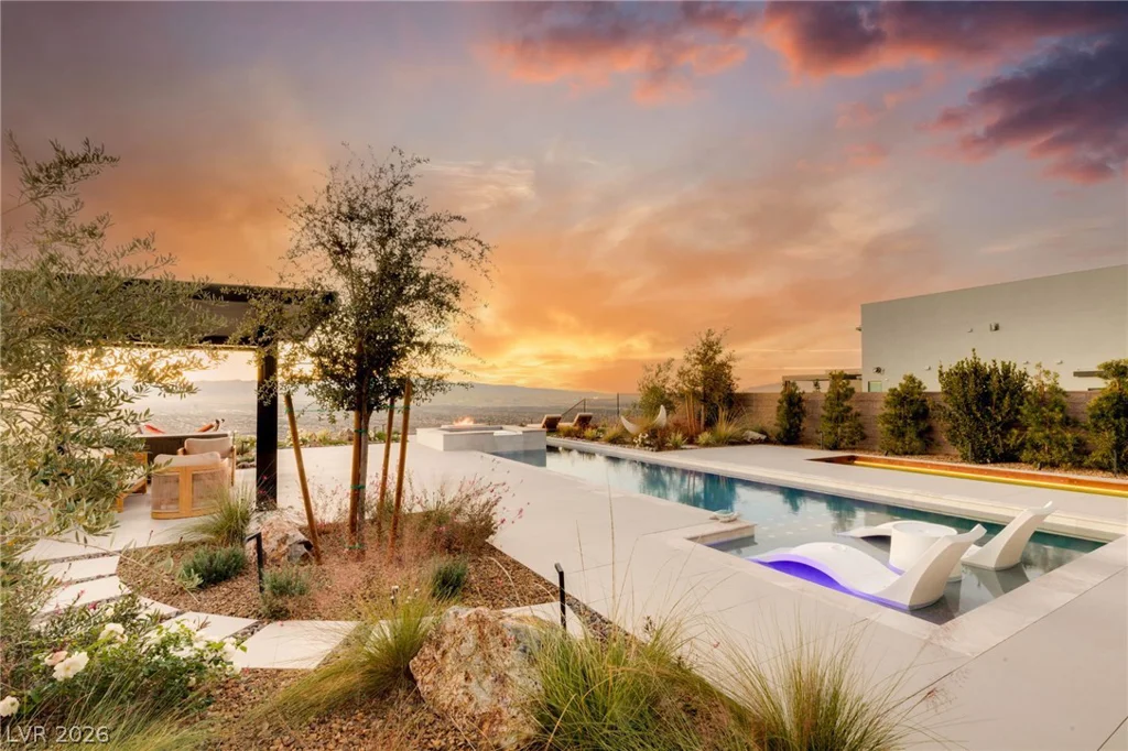 571 Overlook Rim, Henderson, NV 89012