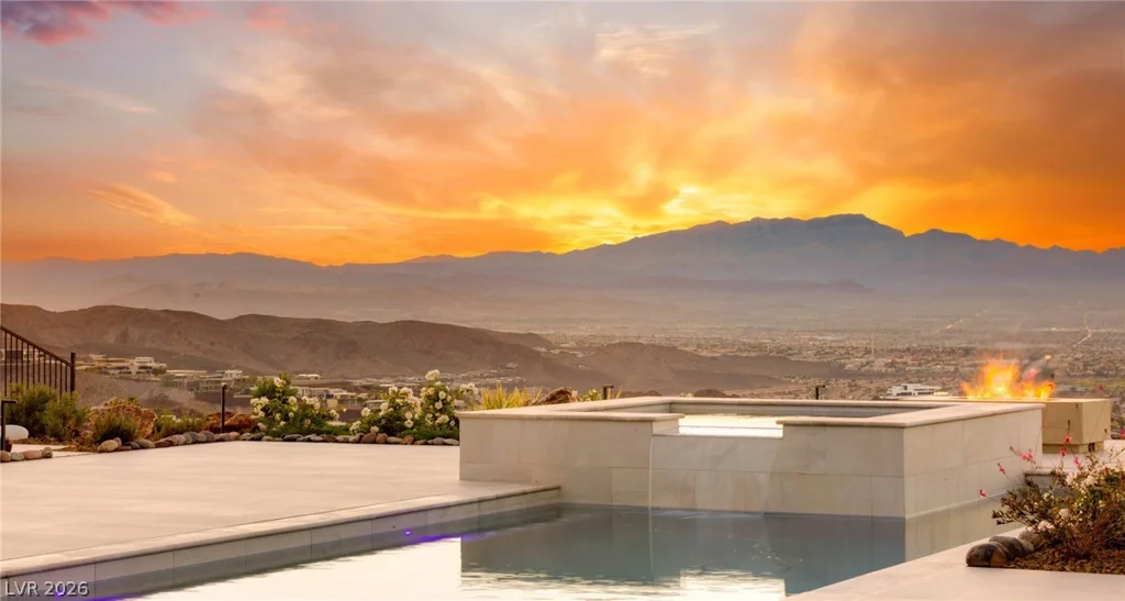 571 Overlook Rim, Henderson, NV 89012