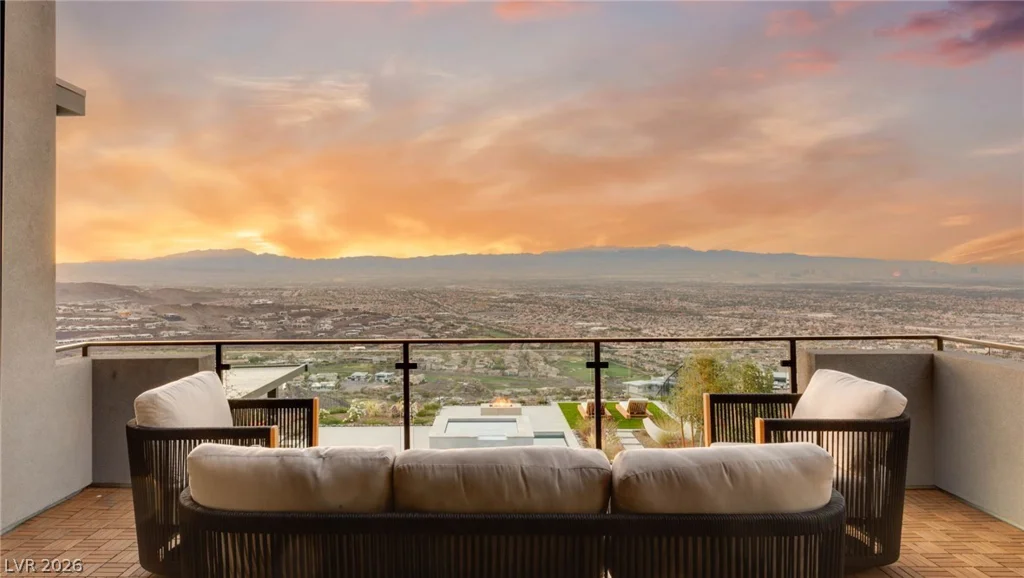 571 Overlook Rim, Henderson, NV 89012