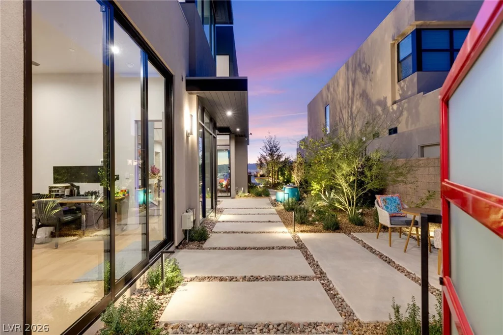 571 Overlook Rim, Henderson, NV 89012