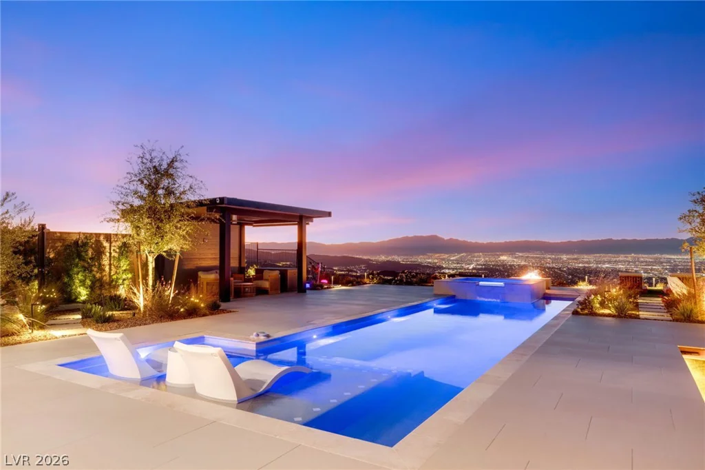 571 Overlook Rim, Henderson, NV 89012
