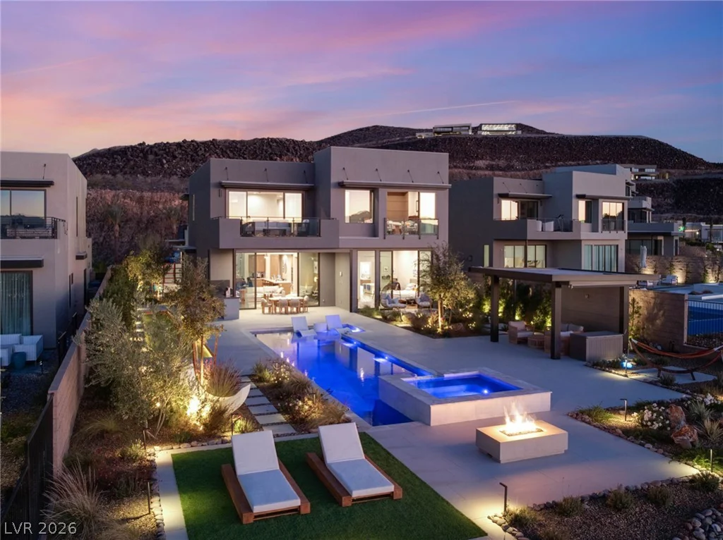 571 Overlook Rim, Henderson, NV 89012