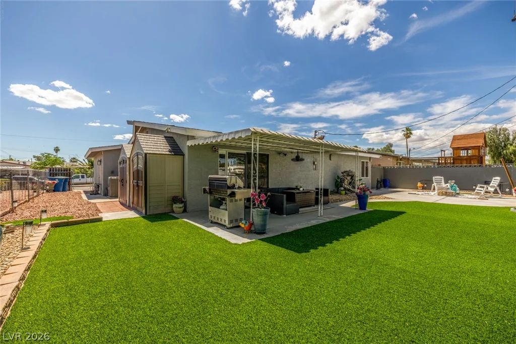 5204 Holmby, Las Vegas, NV 89146