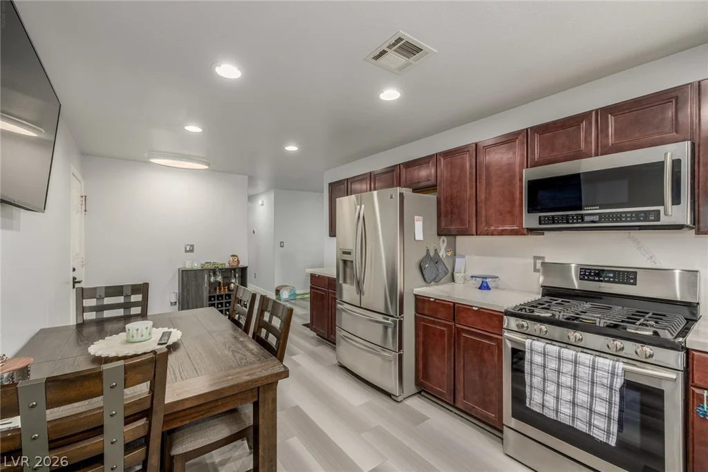 5204 Holmby, Las Vegas, NV 89146