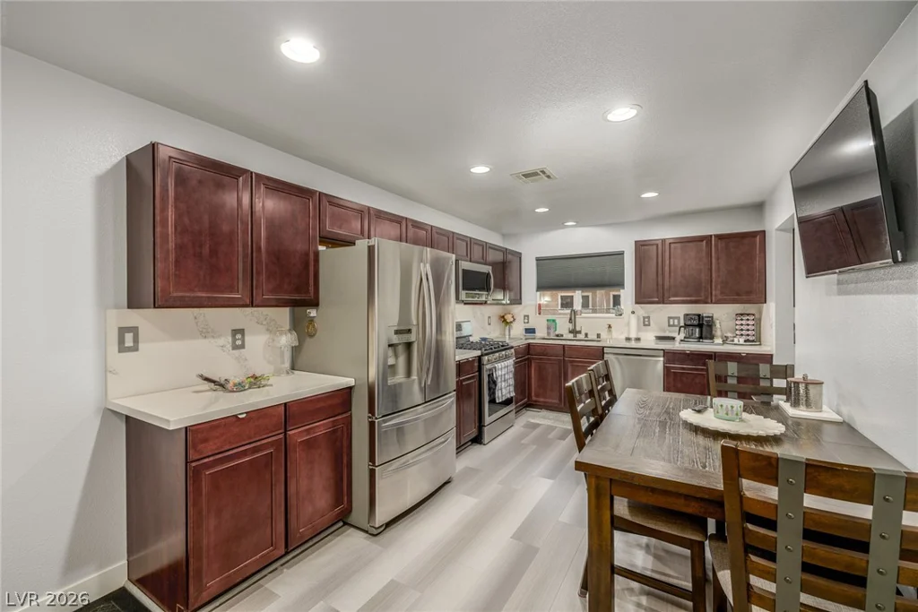 5204 Holmby, Las Vegas, NV 89146