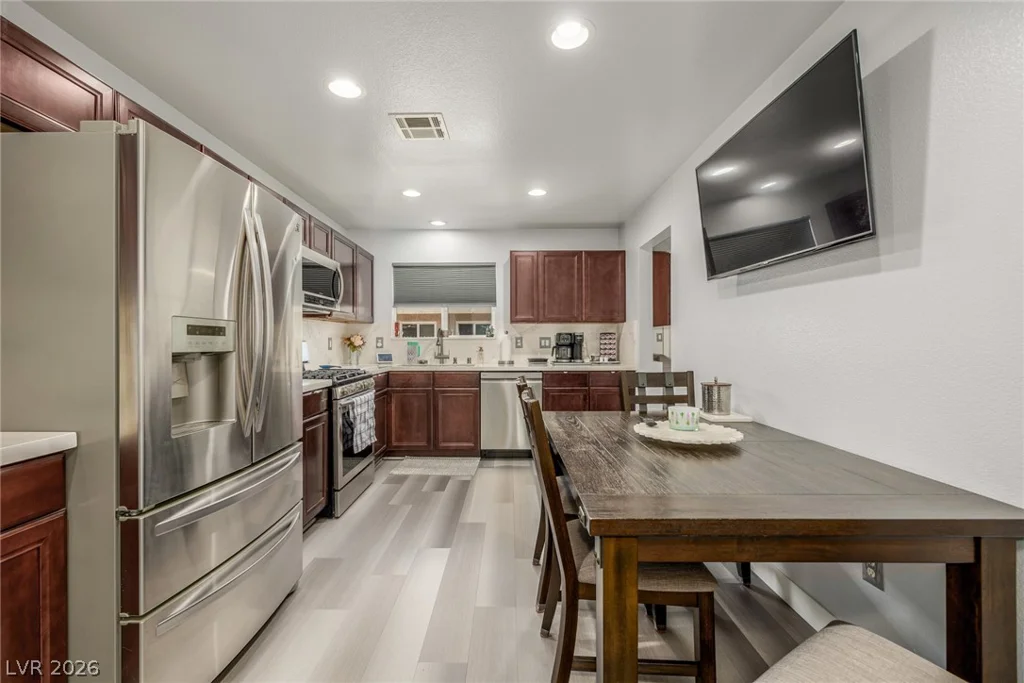 5204 Holmby, Las Vegas, NV 89146