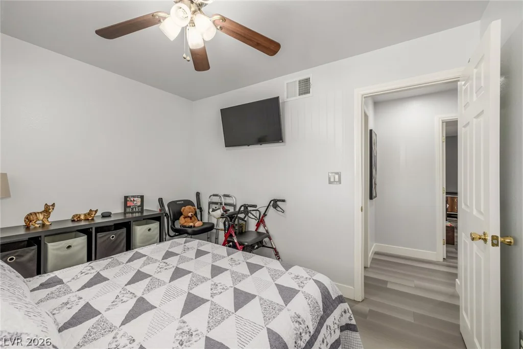 5204 Holmby, Las Vegas, NV 89146