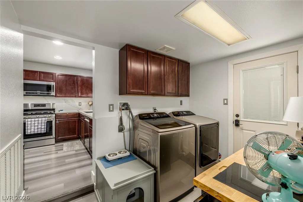 5204 Holmby, Las Vegas, NV 89146