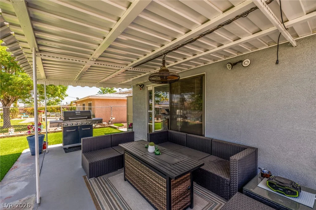 5204 Holmby, Las Vegas, NV 89146