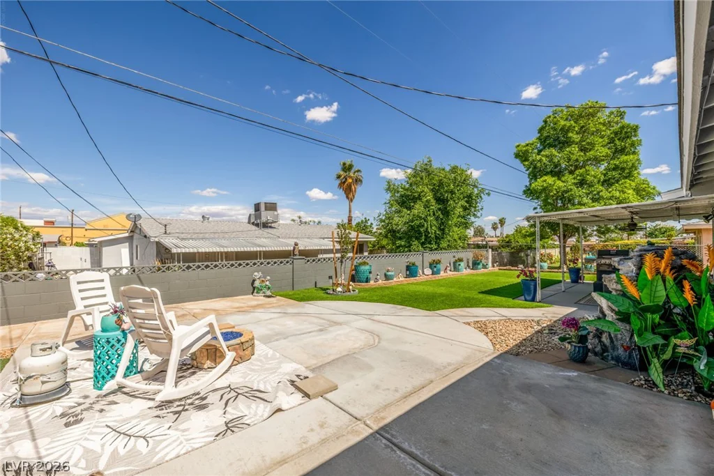 5204 Holmby, Las Vegas, NV 89146