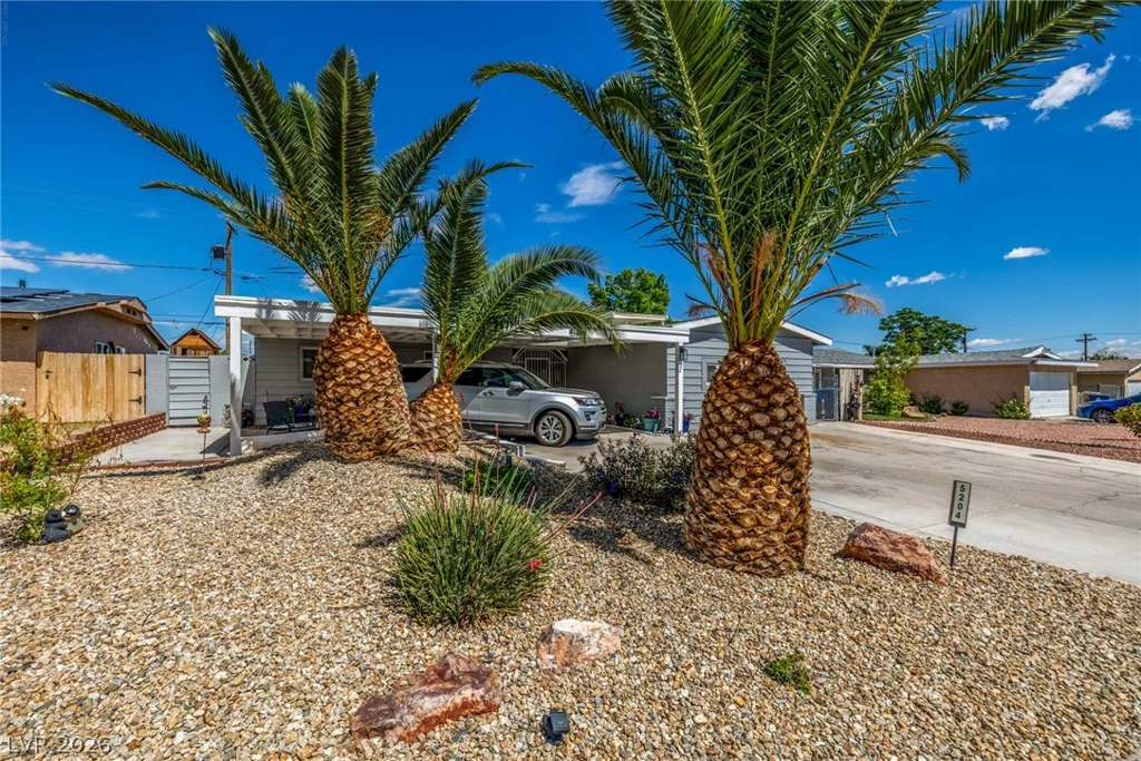 5204 Holmby, Las Vegas, NV 89146