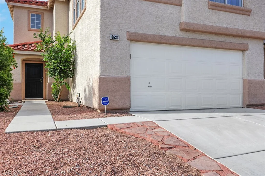 8633 Majestic Pine, Las Vegas, NV 89143
