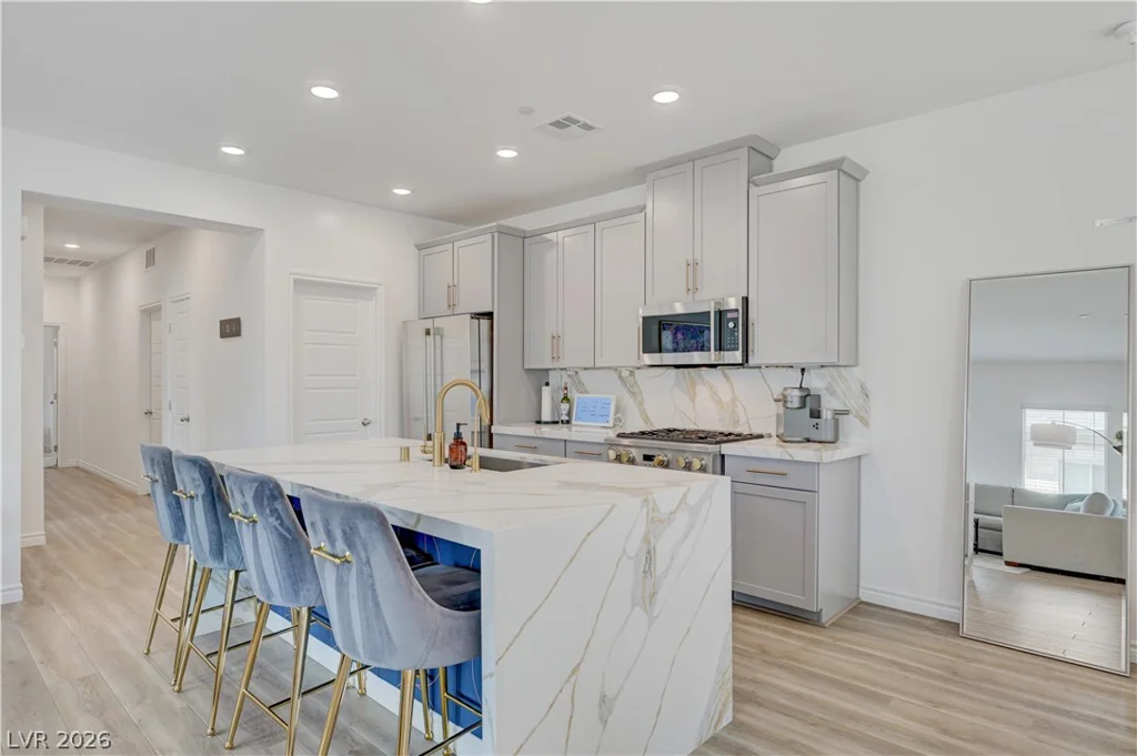 600 Carriage Hill, Las Vegas, NV 89138