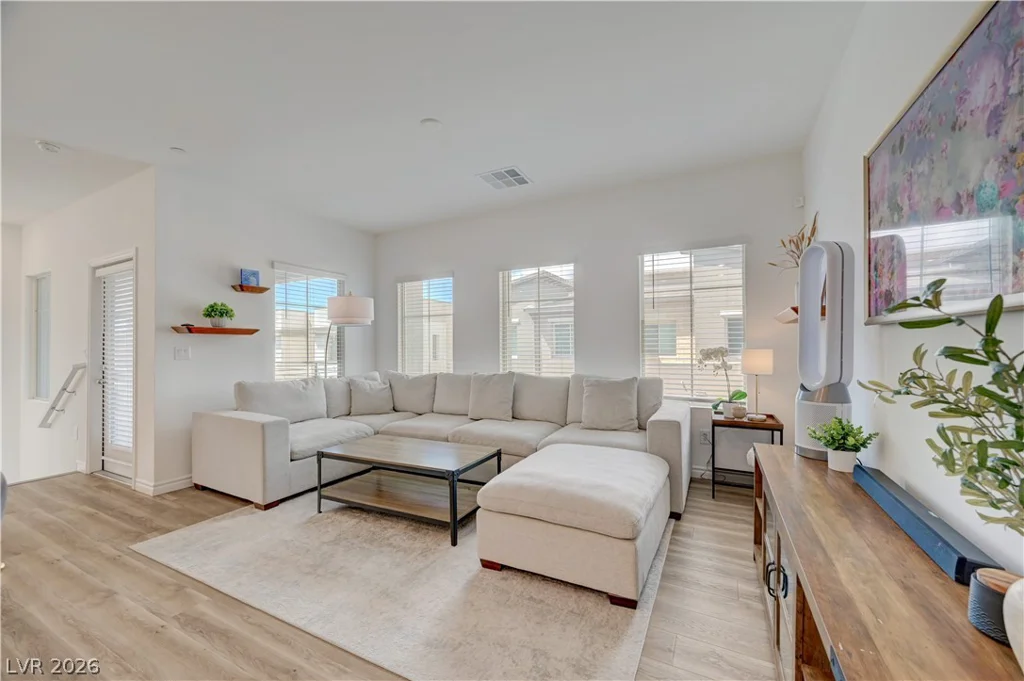 600 Carriage Hill, Las Vegas, NV 89138