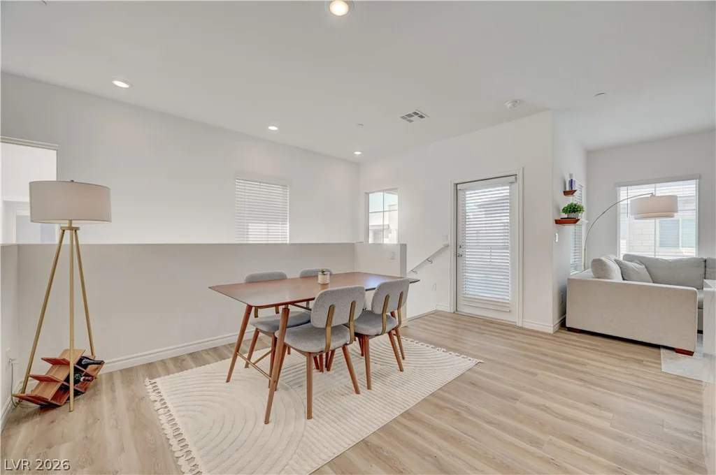 600 Carriage Hill, Las Vegas, NV 89138
