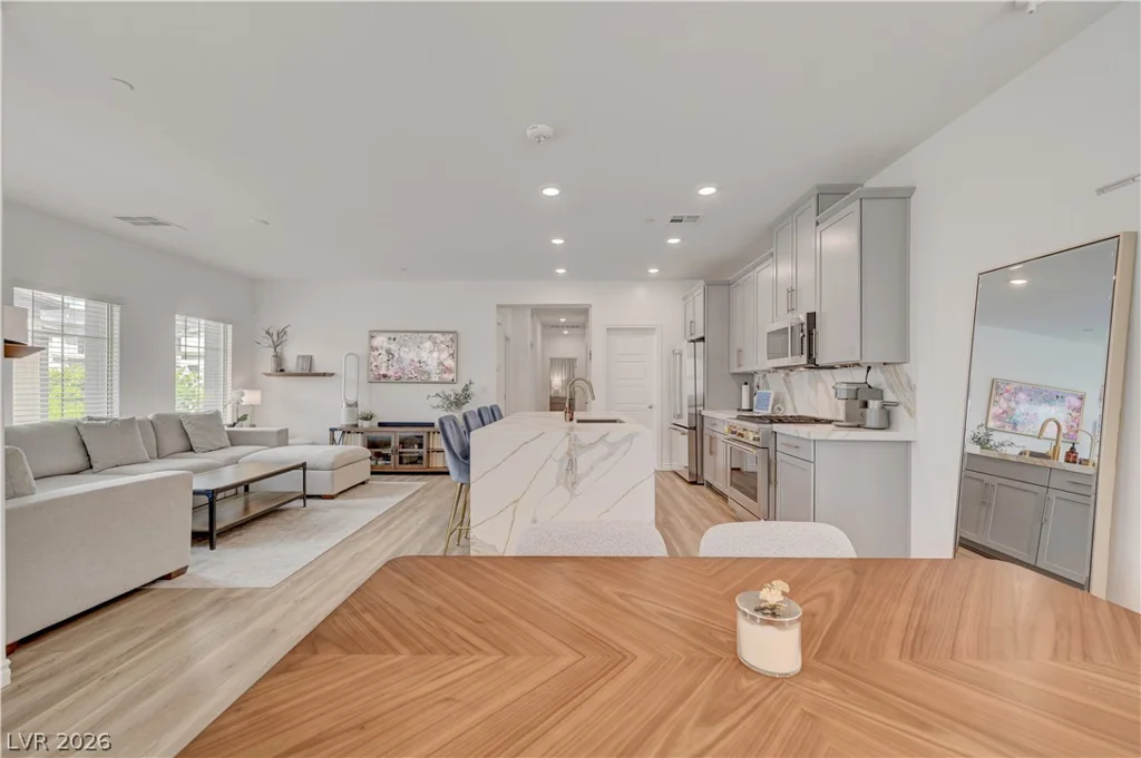 600 Carriage Hill, Las Vegas, NV 89138