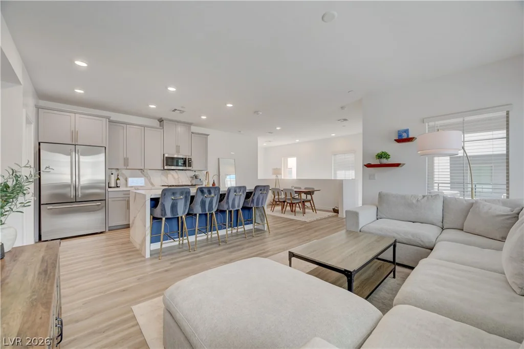 600 Carriage Hill, Las Vegas, NV 89138