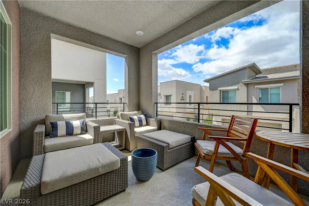 600 Carriage Hill, Las Vegas, NV 89138
